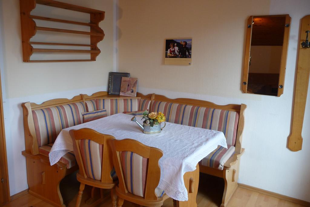 Haus Gebhard Apartamento Reutte Quarto foto
